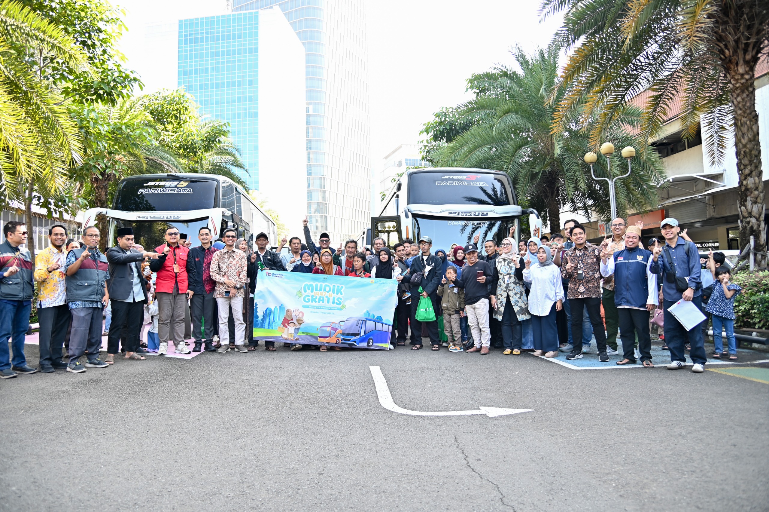 Tebar Kebahagiaan Ramadan, PLN Indonesia Power Lepas 211 Peserta Mudik Gratis 2026